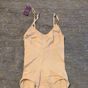 Heyshape Snatched Shapewear Bodysuit, Nude, size medium, NEW